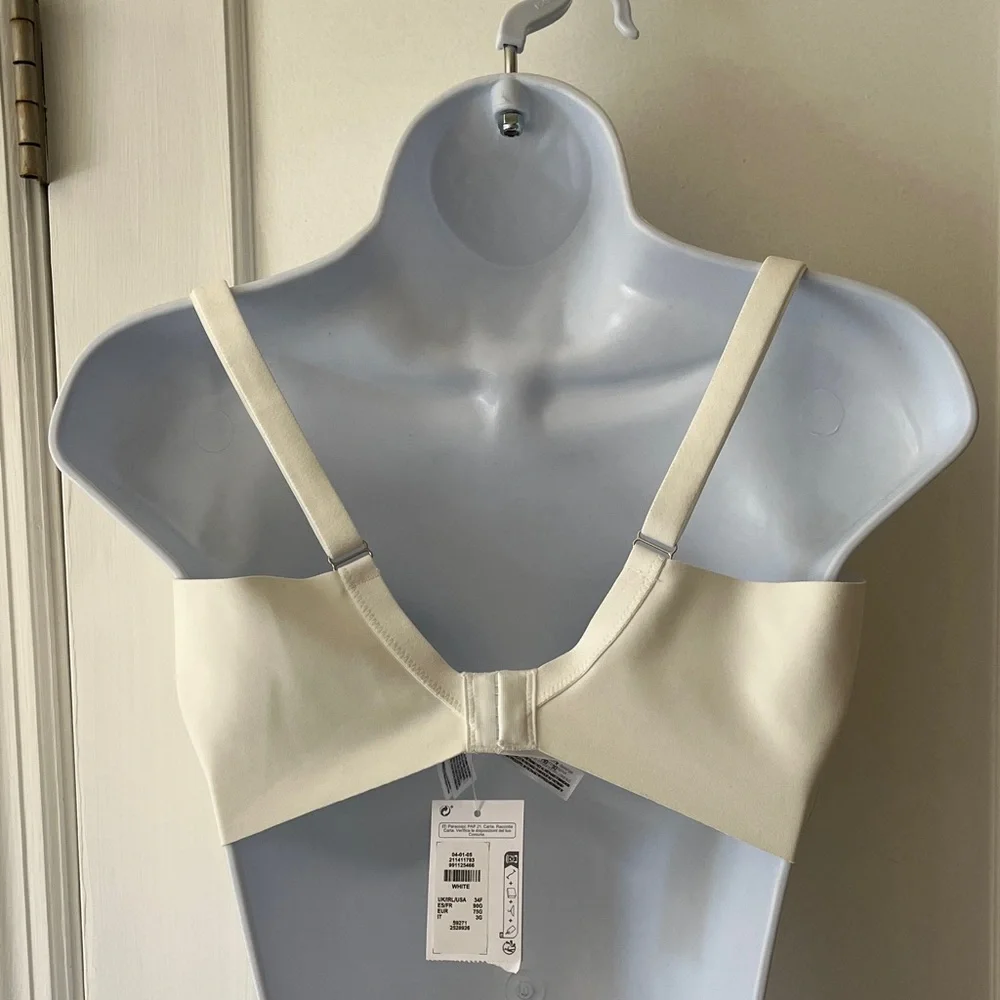 NWT T-Shirt Bra Molded Underwire 34F Women's White Comfort Support